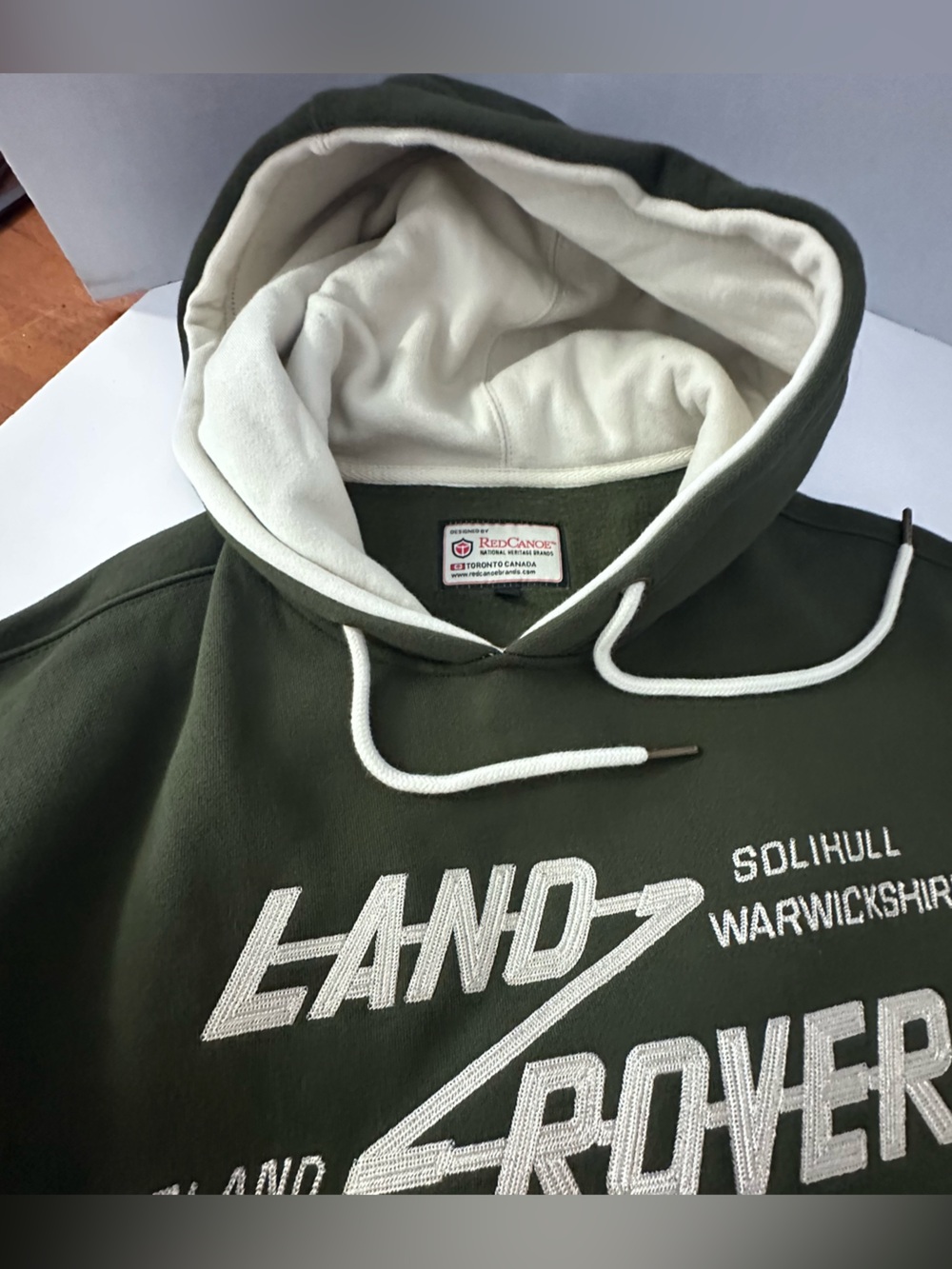 Red Canoe x Land Rover Heritage Pullover Hoodie Bronze Green Large NWT - Picture 2 of 13